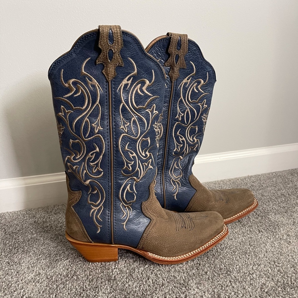 Women’s Twisted X Boots. Size 9 B. Blue and Gray.